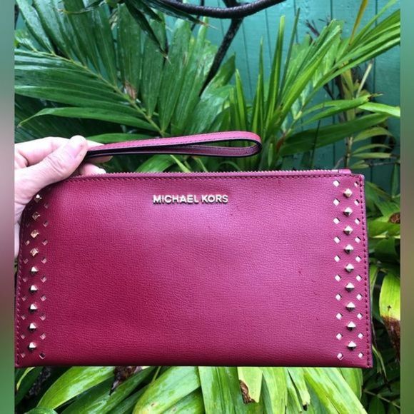 97. Authentic Michael Kors Jet Set Travel Clutch Wristlet NWOT - Red Studded - Picture 1 of 13